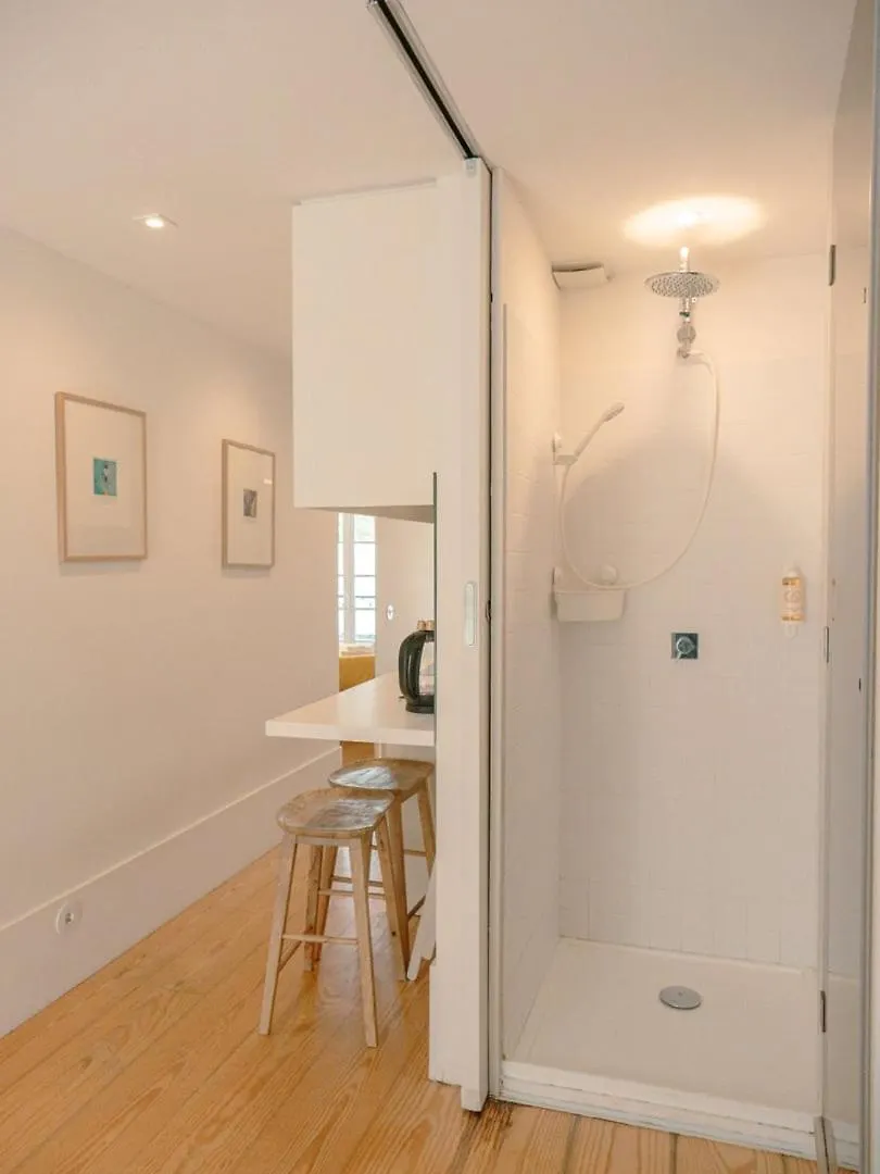 Апартаменты Cozy 1Br, Private Terrace & Pool - Estrela | By Airnest Лиссабон Португалия