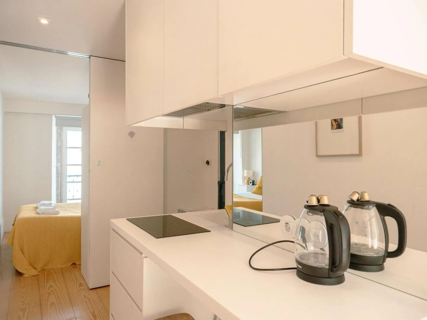 Апартаменты Cozy 1Br, Private Terrace & Pool - Estrela | By Airnest Лиссабон Португалия