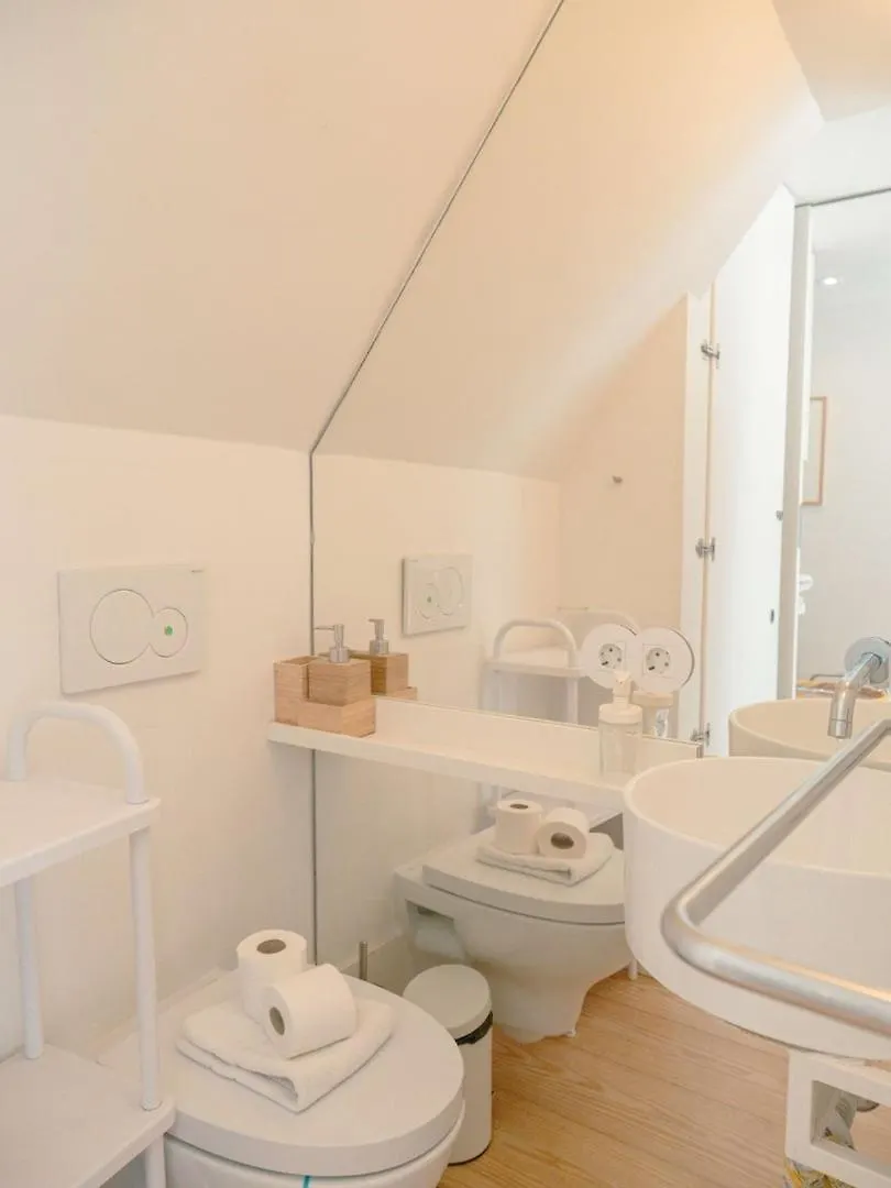 Cozy 1Br, Private Terrace & Pool - Estrela | By Airnest Lägenhet Lisboa