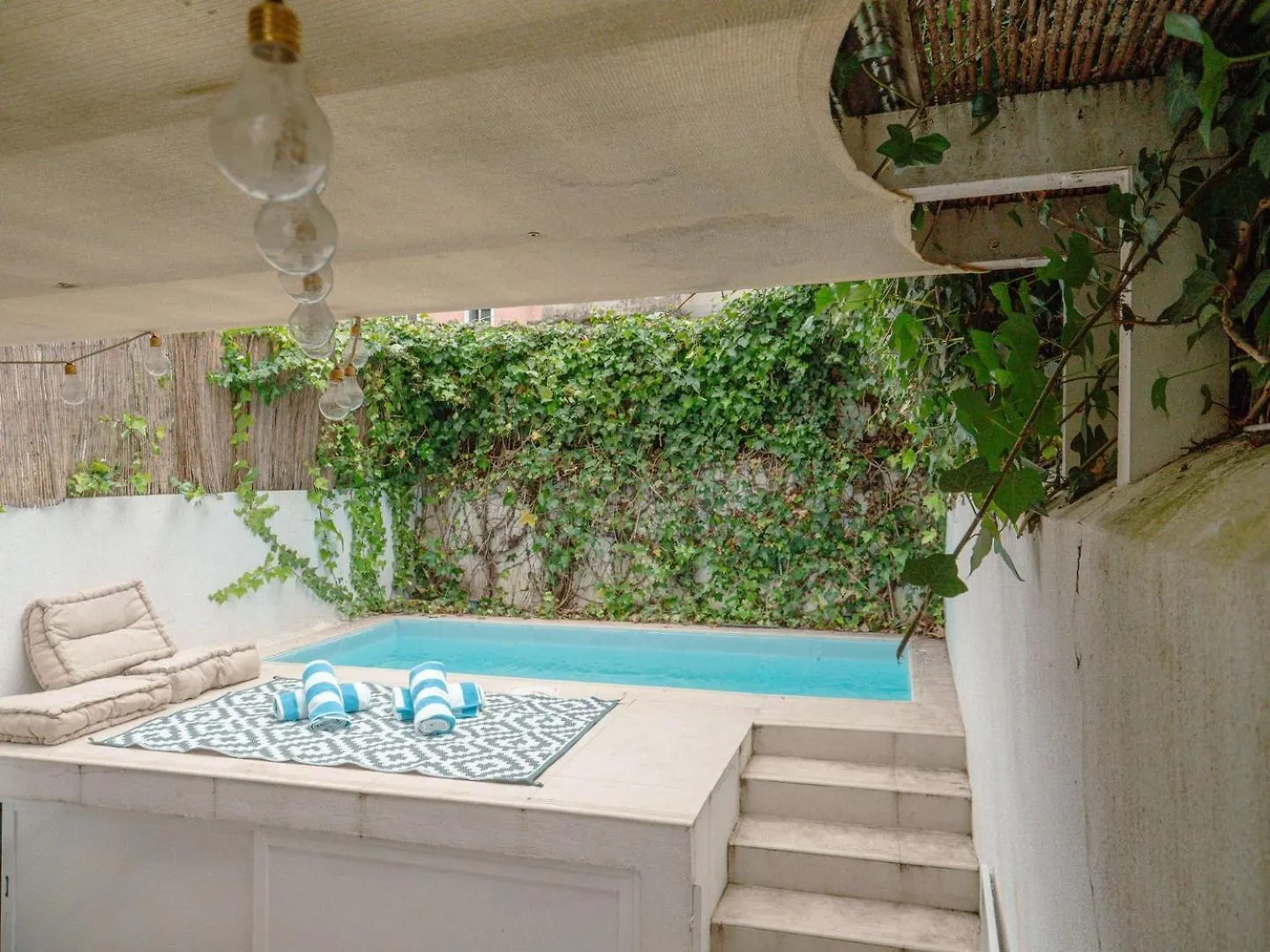 Cozy 1Br, Private Terrace & Pool - Estrela | By Airnest Lägenhet Lisboa