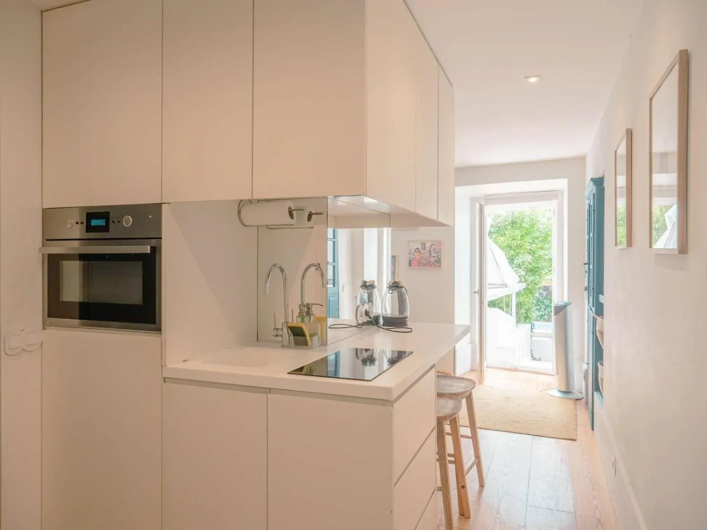 Cozy 1Br, Private Terrace & Pool - Estrela | By Airnest Lägenhet Lisboa